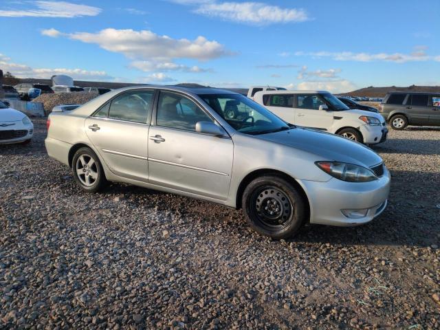 4T1BE32K75U549331 - 2005 TOYOTA CAMRY LE SILVER photo 4