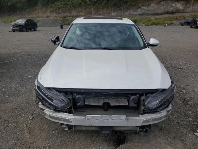 1HGCV1F41KA128230 - 2019 HONDA ACCORD EX WHITE photo 5