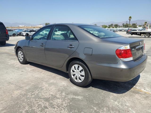 4T1BE32K75U553248 - 2005 TOYOTA CAMRY LE GRAY photo 2