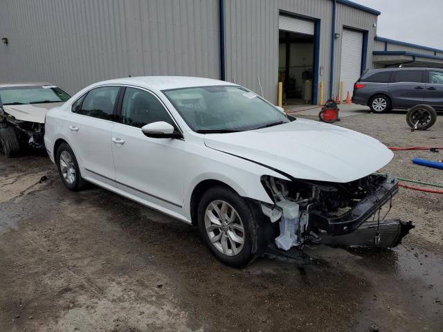 1VWAT7A36HC073927 - 2017 VOLKSWAGEN PASSAT S WHITE photo 4