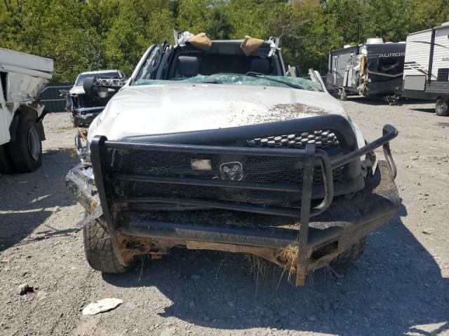 3C63R3GL6JG410178 - 2018 RAM 3500 ST 白色 照片 5