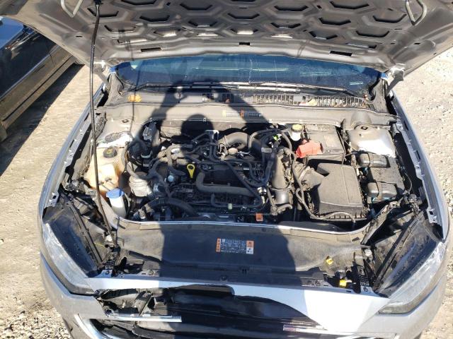 3FA6P0HD3LR220160 - 2020 FORD FUSION SE SILVER photo 11