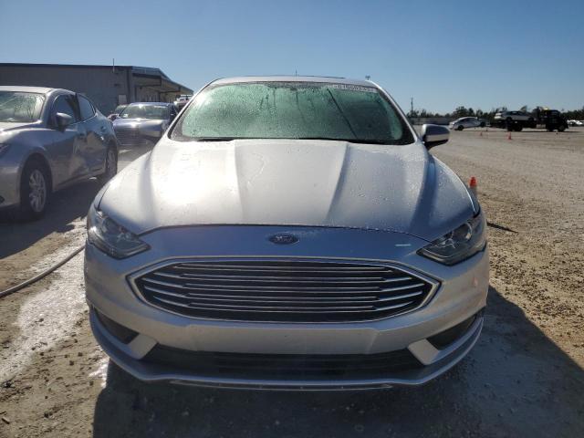 3FA6P0LUXJR219463 - 2018 FORD FUSION SE HYBRID SILVER photo 5