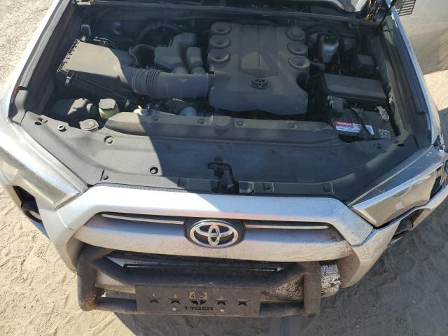 JTEEU5JR2M5234584 - 2021 TOYOTA 4RUNNER SR5 ვერცხლისფერი ფოტო 12