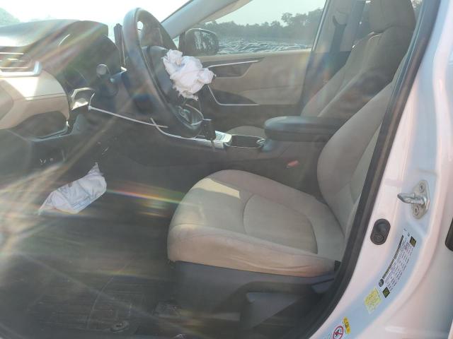 2T3K1RFV1KW011570 - 2019 TOYOTA RAV4 LE Ақ фото 7