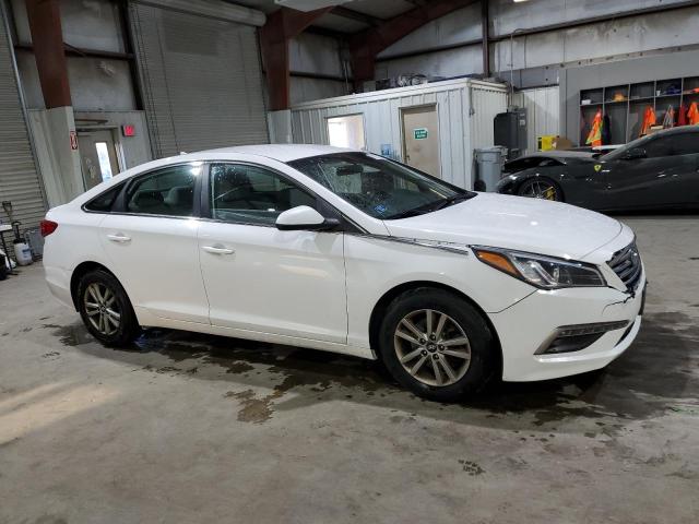 5NPE24AF6FH210642 - 2015 HYUNDAI SONATA SE WHITE photo 4