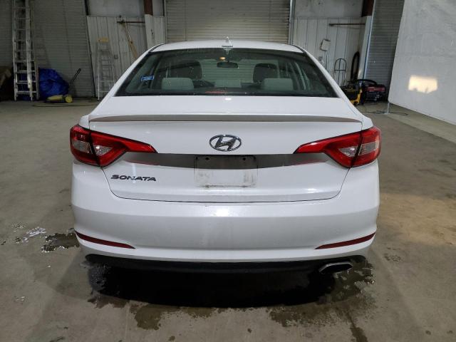 5NPE24AF6FH210642 - 2015 HYUNDAI SONATA SE WHITE photo 6