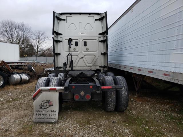 3AKJGLDR9HSHJ4911 - 2017 FREIGHTLINER CASCADIA 1 WHITE photo 6