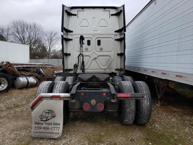 3AKJGLDR9HSHJ4911 - 2017 FREIGHTLINER CASCADIA 1 WHITE photo 9