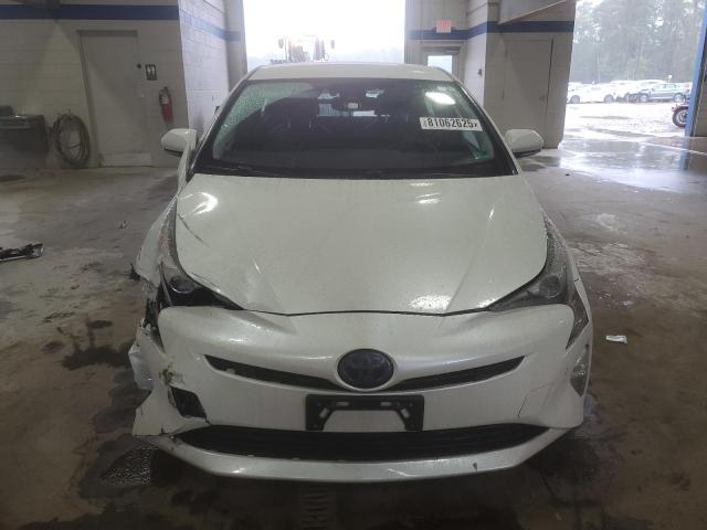 JTDKARFU9G3516791 - 2016 TOYOTA PRIUS WHITE photo 5