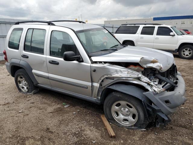 1J4GL48K15W624410 - 2005 JEEP LIBERTY SPORT SILVER photo 4