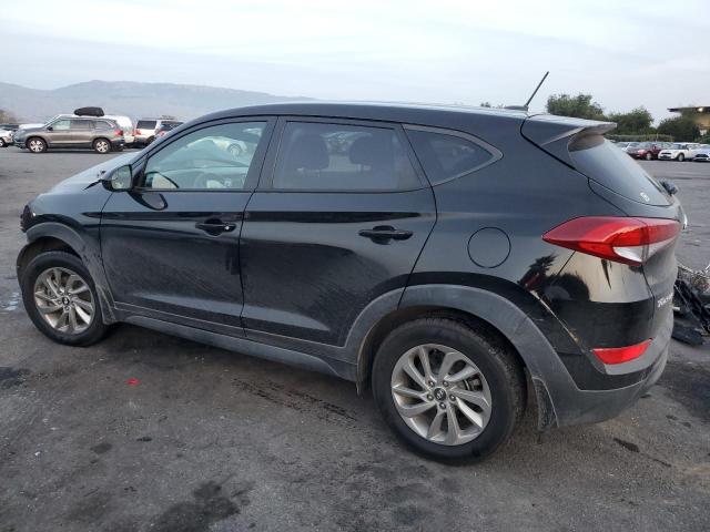 KM8J23A40HU568749 - 2017 HYUNDAI TUCSON SE BLACK photo 2