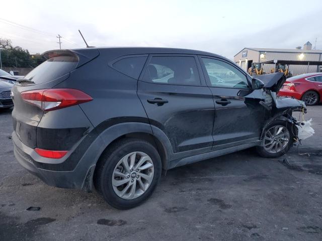 KM8J23A40HU568749 - 2017 HYUNDAI TUCSON SE BLACK photo 3