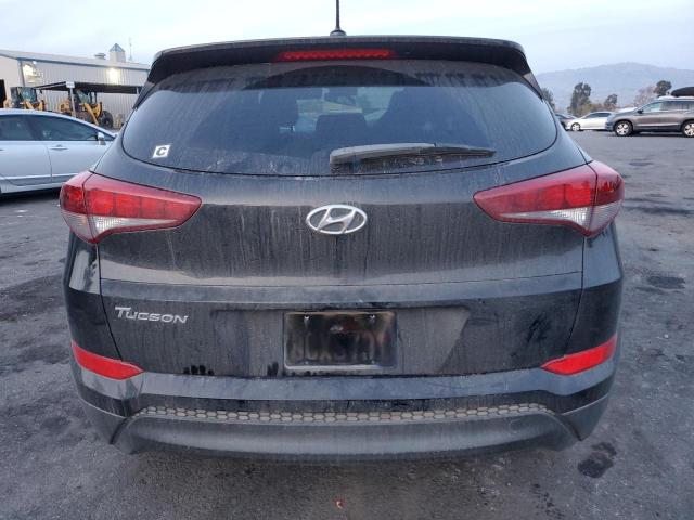 KM8J23A40HU568749 - 2017 HYUNDAI TUCSON SE BLACK photo 6