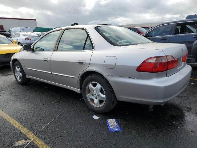 1HGCG1657XA010550 - 1999 HONDA ACCORD EX SILVER photo 2