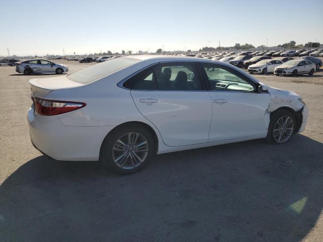 4T1BF1FK0HU305200 - 2017 TOYOTA CAMRY LE WHITE photo 3