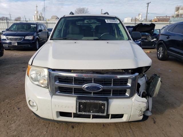 1FMCU03719KA86703 - 2009 FORD ESCAPE XLT WHITE photo 5