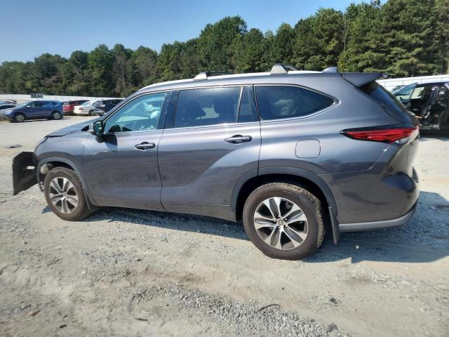5TDHZRAH6NS136865 - 2022 TOYOTA HIGHLANDER XLE 灰色 照片 2
