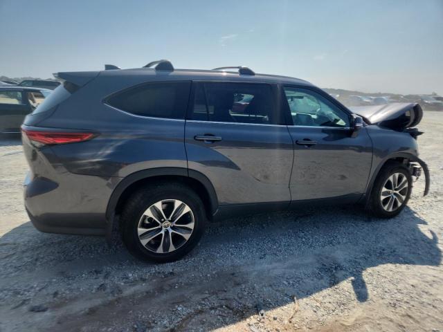 5TDHZRAH6NS136865 - 2022 TOYOTA HIGHLANDER XLE 灰色 照片 3