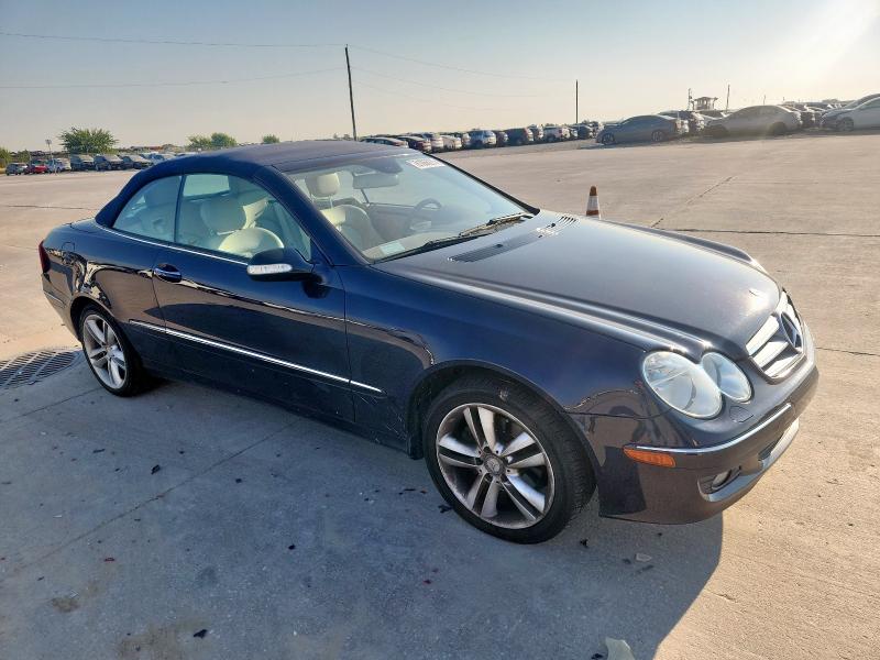 WDBTK56F38T091547 - 2008 MERCEDES-BENZ CLK 350 BLUE photo 4