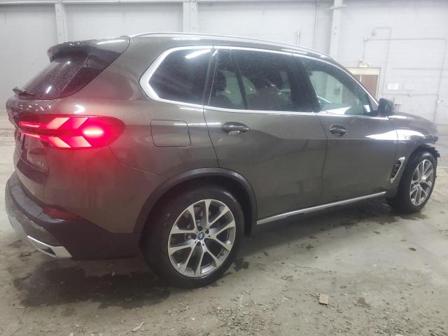 5UX43EU0XR9T09420 - 2024 BMW X5 XDRIVE50E GREEN photo 3