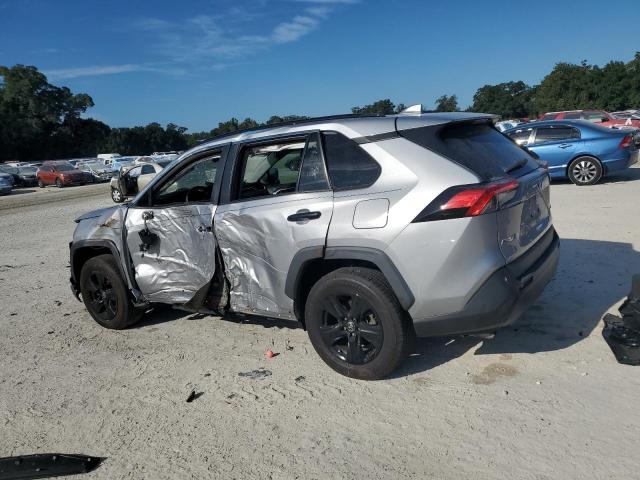 2T3W1RFV5MC130051 - 2021 TOYOTA RAV4 XLE SILVER photo 2