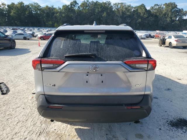 2T3W1RFV5MC130051 - 2021 TOYOTA RAV4 XLE SILVER photo 6