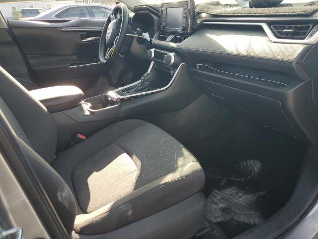 2T3W1RFV5MC130051 - 2021 TOYOTA RAV4 XLE SILVER photo 7