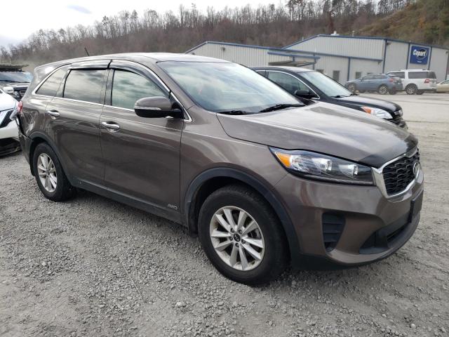 5XYPGDA31KG433608 - 2019 KIA SORENTO L BROWN photo 4