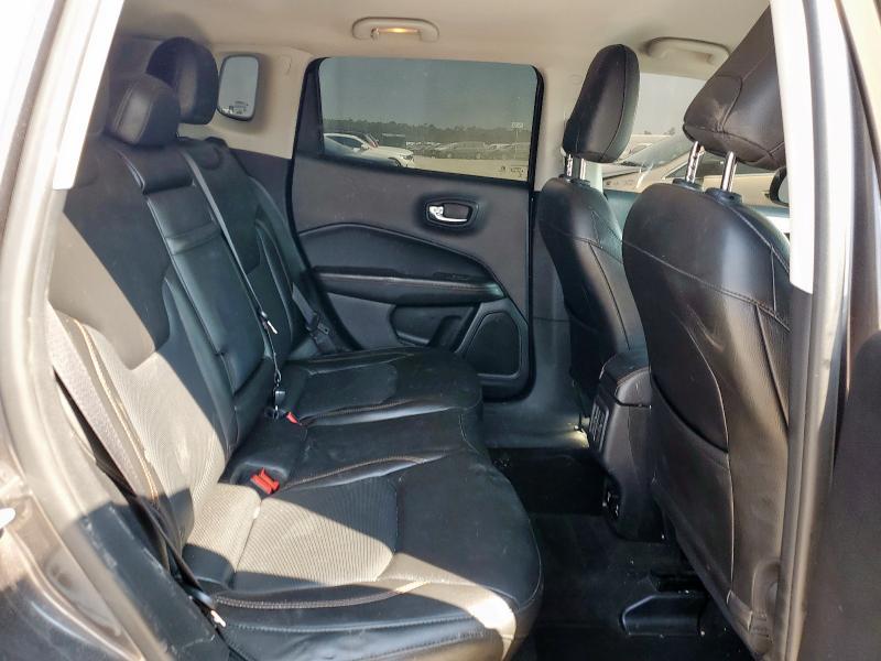 3C4NJDCB8JT266331 - 2018 JEEP COMPASS LIMITED ნაცრისფერი ფოტო 11