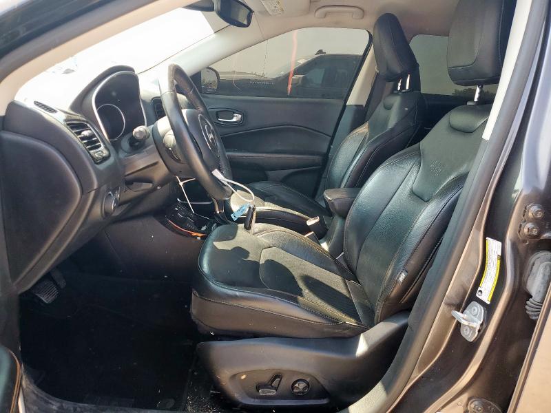 3C4NJDCB8JT266331 - 2018 JEEP COMPASS LIMITED ნაცრისფერი ფოტო 7