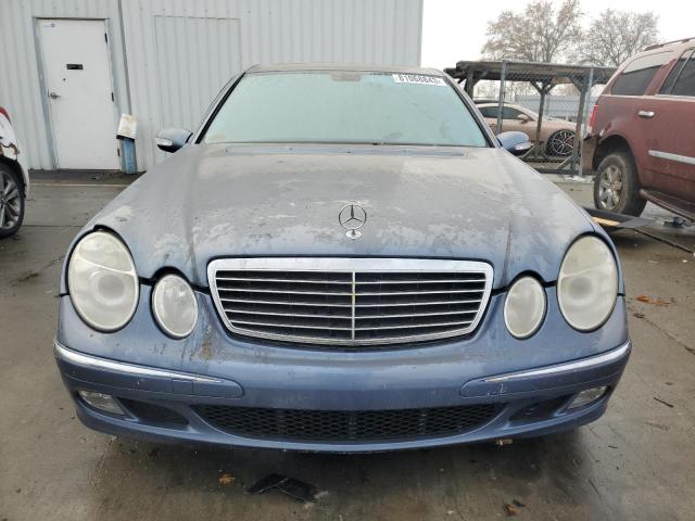 WDBUF65J84A488567 - 2004 MERCEDES-BENZ E 320 BLUE photo 5