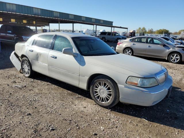 1LNHM82W27Y627197 - 2007 LINCOLN TOWN CAR SIGNATURE LIMITED WHITE photo 4