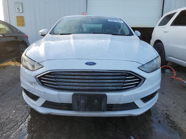 3FA6P0H73HR393663 - 2017 FORD FUSION SE WHITE photo 5