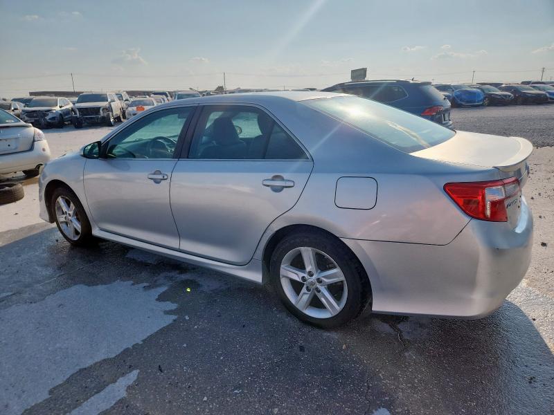 4T1BF1FK0CU081449 - 2012 TOYOTA CAMRY BASE 银色 照片 2
