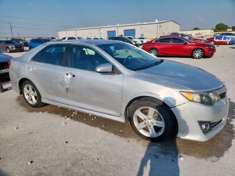 4T1BF1FK0CU081449 - 2012 TOYOTA CAMRY BASE 银色 照片 4