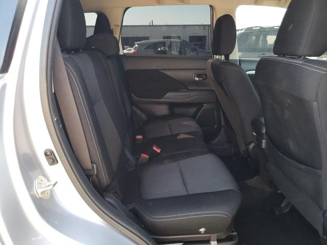 JA4AZ3A34GZ045964 - 2016 MITSUBISHI OUTLANDER SE SILVER photo 11