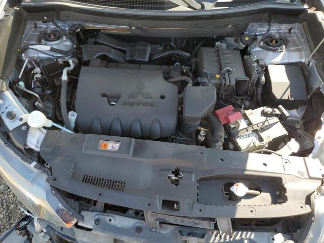 JA4AZ3A34GZ045964 - 2016 MITSUBISHI OUTLANDER SE SILVER photo 12