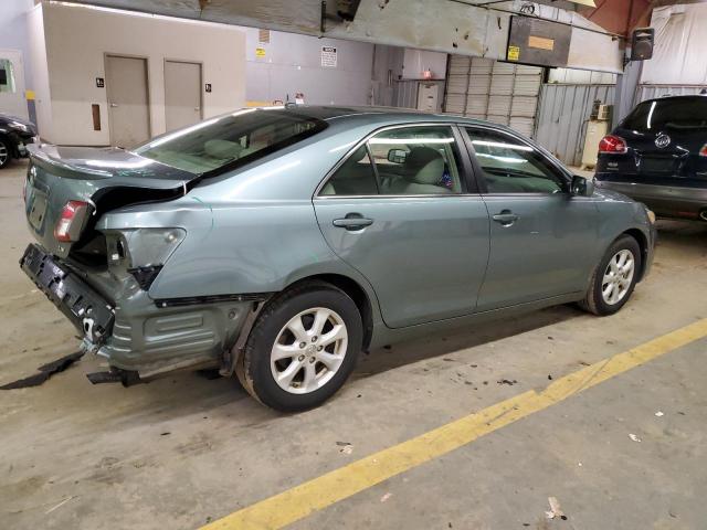 4T1BF3EK2BU582371 - 2011 TOYOTA CAMRY BASE GRAY photo 3