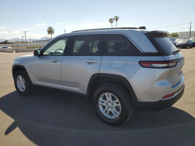 1C4RJHAG3RC700458 - 2024 JEEP GRAND CHEROKEE LAREDO Gümüş foto 2