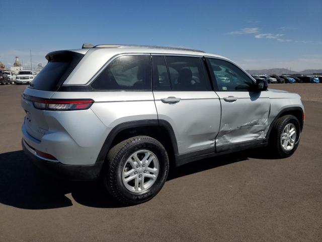 1C4RJHAG3RC700458 - 2024 JEEP GRAND CHEROKEE LAREDO Gümüş foto 3