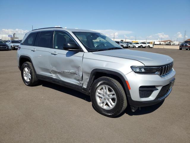 1C4RJHAG3RC700458 - 2024 JEEP GRAND CHEROKEE LAREDO Gümüş foto 4