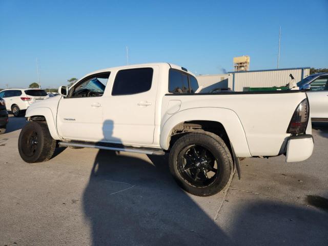 3TMJU4GN8BM123319 - 2011 TOYOTA TACOMA DOUBLE CAB PRERUNNER WHITE photo 2