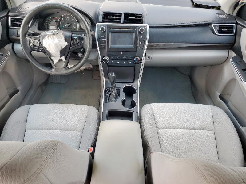 4T4BF1FK5FR488144 - 2015 TOYOTA CAMRY LE GRAY photo 8