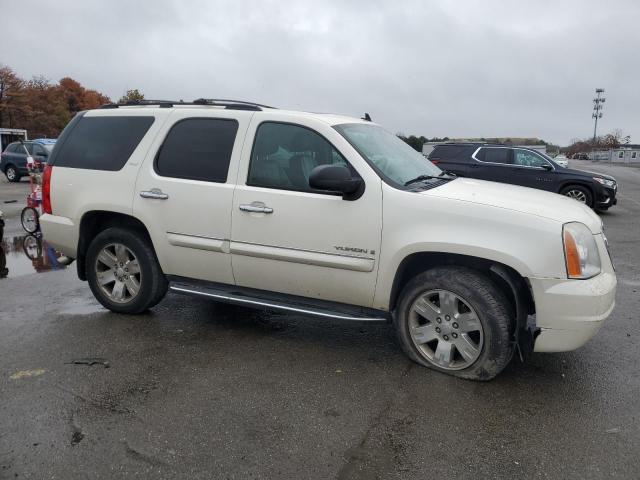 1GKFK13058R262937 - 2008 GMC YUKON WHITE photo 4