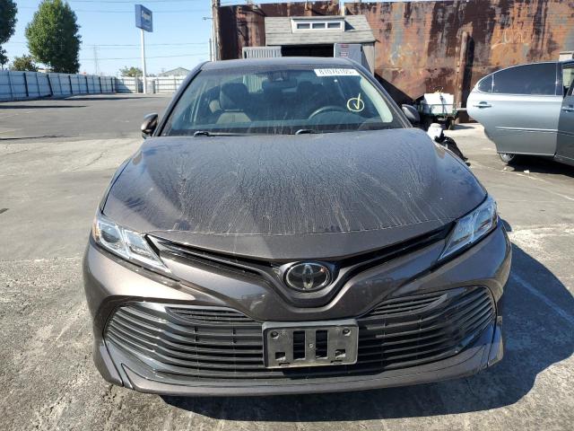 JTNB11HK5J3045514 - 2018 TOYOTA CAMRY L GRAY photo 5