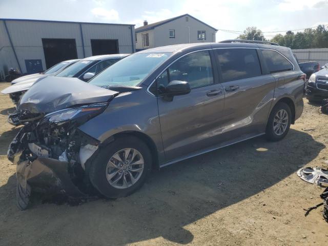 2022 TOYOTA SIENNA LE, 