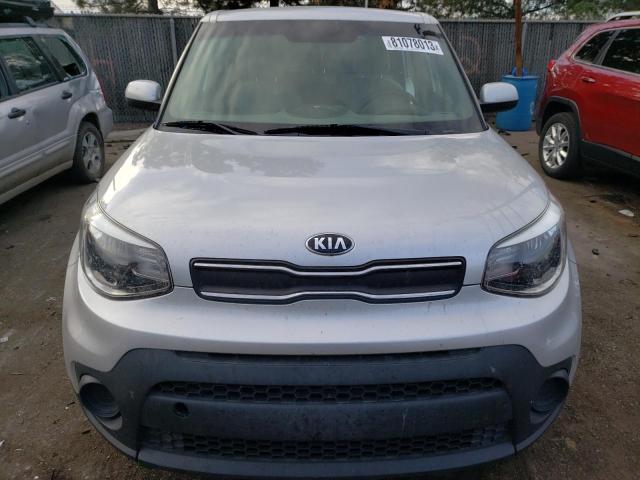 KNDJN2A22H7455081 - 2017 KIA SOUL SILVER photo 5