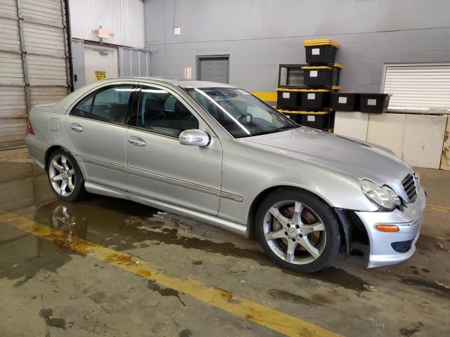 WDBRF52H97F907857 - 2007 MERCEDES-BENZ C 230 SILVER photo 4