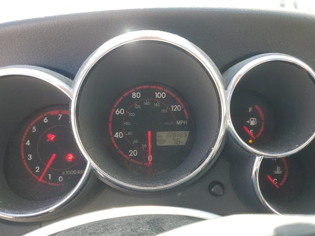 2T1KR32EX4C266355 - 2004 TOYOTA COROLLA MA XR SILVER photo 9